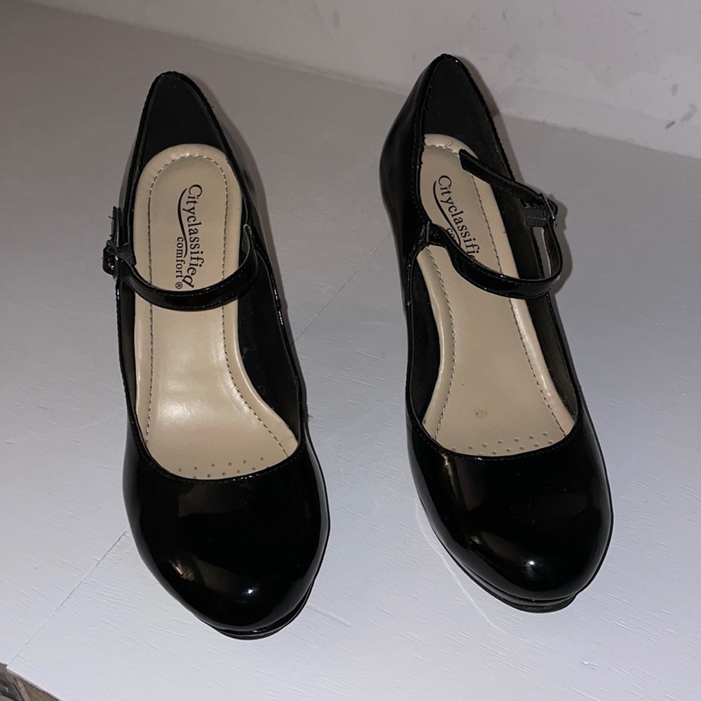 Women’s Black Pump